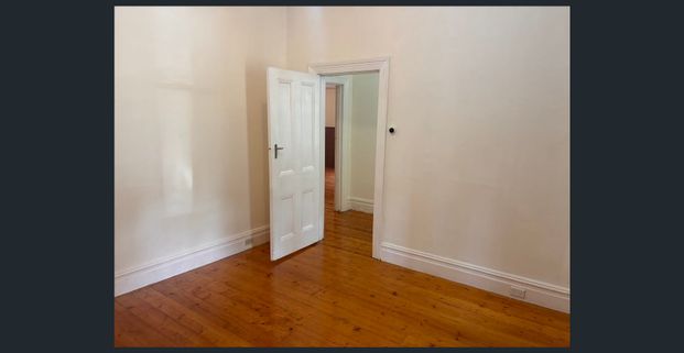 CHARM & GRACE - Photo 1