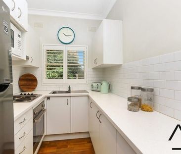 Impressive two bedroom apartment in prized position - Photo 4