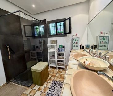 Location Maison 6 pièces 163m² NICE 06000 - Photo 4