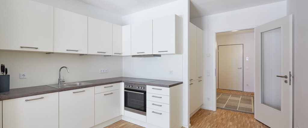 Großzügige 5 Zimmer Wohnung mit Balkon zu vermieten! - Foto 1