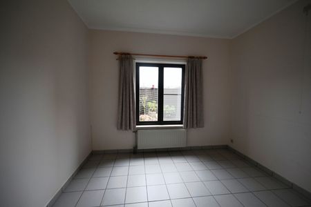 Ruim appartement met tuin centrum Ardooie! - Photo 2