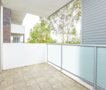 Two Bedroom Security Apartment With Parking - Photo 6