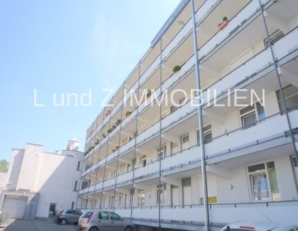 *** helle 3-4 Zimmer Wohnung mit großem Balkon ** - Photo 1