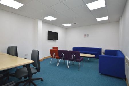 5 bedroom flat to rent - Photo 4