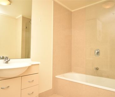 2503/668 Bourke Street - Photo 5