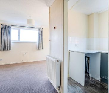 1 bedroom semi-detached house to rent - Photo 5