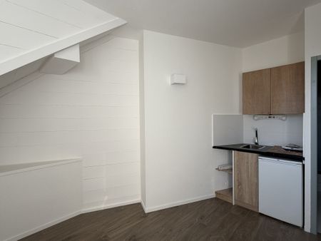 Location Appartement 1 pièce 15m² CHAMBERY 73000 - Photo 4