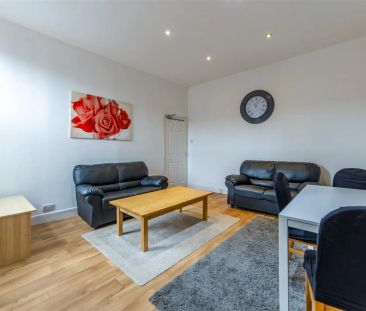 3 bed flat to rent in Glenthorn Road, Jesmond, NE2 - Photo 1
