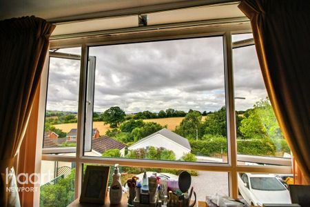4 bedroom detached house to rent - Photo 2