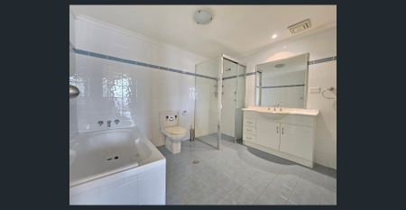 Modern Two Bedroom apartment in Maroubra Junction - Photo 4