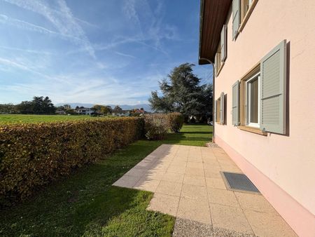 Beautiful apartment 3.5p – 2 CHB / Garden with lake view / Private workshop - Photo 4