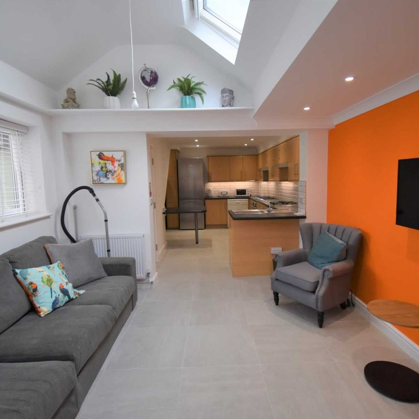 Price £4,800 pcm - Available 01/07/2026 - Furnished - Photo 1