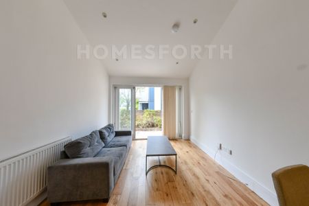1 Bedroom Flat - Photo 2