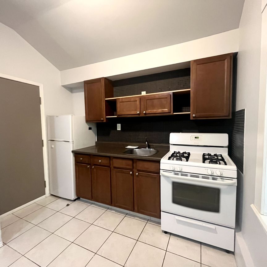 For Lease - 1 Waverley Place Unit# 3, London East, Ontario - Photo 1