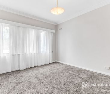 Comfort, Space and Location!! - Photo 2