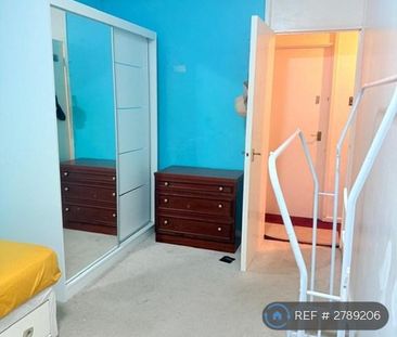 3 bedroom terraced house to rent - Photo 6