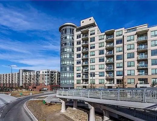 2 bedroom corner unit, close to downtown, next to C-train station | 404 - 38 9 Street NE, Calgary - Photo 1