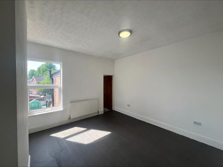 2 bedroom semi-detached house to rent - Photo 4