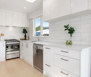 Character & Modern Comfort in the Heart of Howick - Photo 3