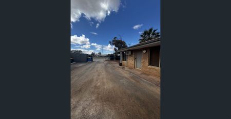 Neat and tidy unit - Photo 5