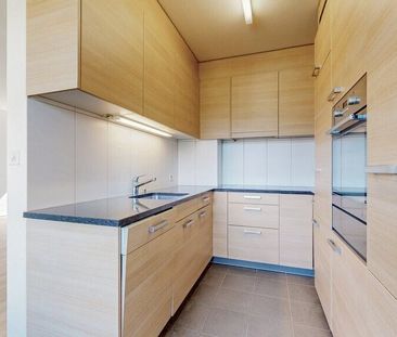 Flooded with light, quiet and central – your new home in Muttenz - Photo 3