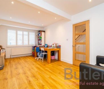 3 bedroom semi-detached house to rent - Photo 3