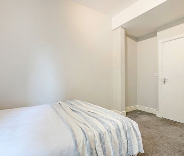 6 Bed Semi-Detached House, Ecclesall Road, S11 - Photo 4