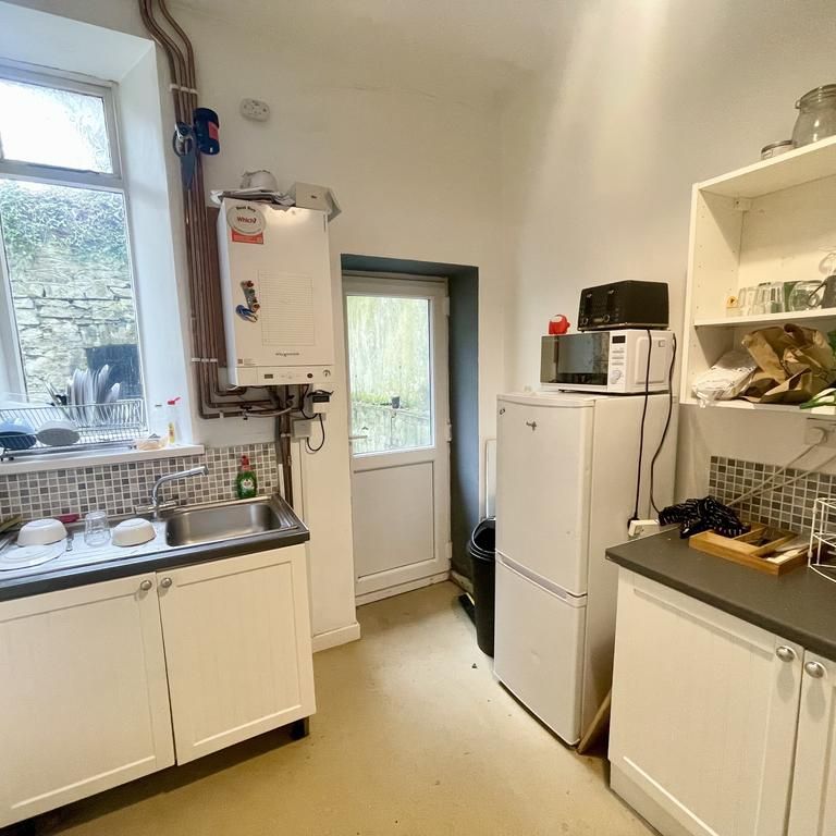 1 bedroom in a house share to rent - Photo 1