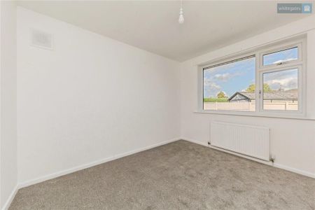 2 bedroom semi-detached bungalow to rent - Photo 3