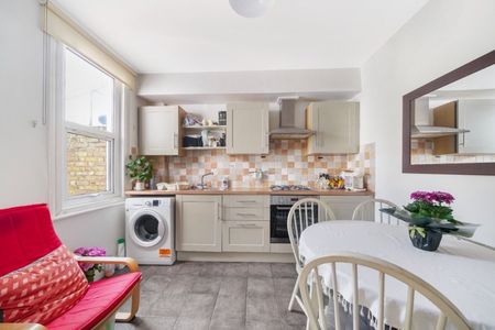 3 Bed Terraced House, Glenavon Road, E15 - Photo 2