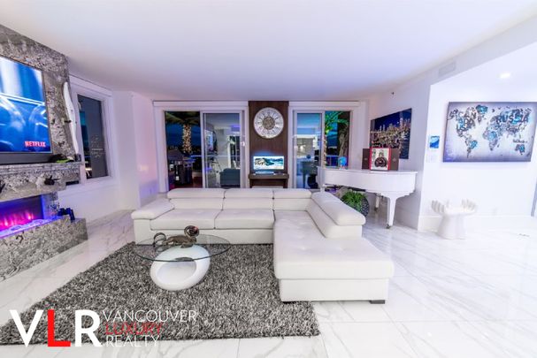 Penthouse in Downtown Vancouver, BC - Photo 1