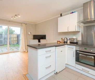 Somerset Close, Hersham, Walton-on-thames, Surrey, KT12 - Photo 5