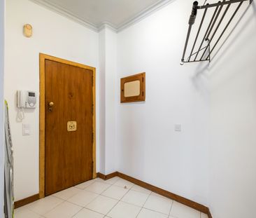 Apartamento T1 para arrendamento com móveis, localizado no Estoril - Photo 1