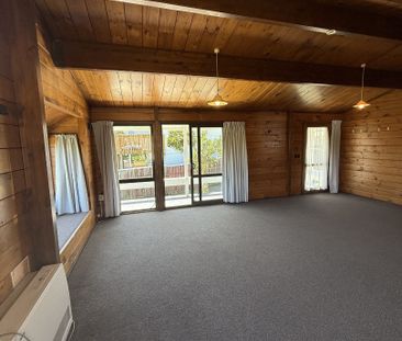 6 Wisteria Grove, Maungaraki - Photo 1