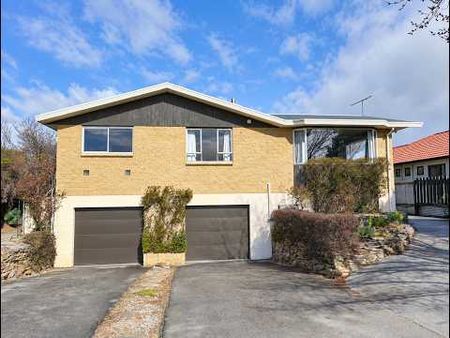 Fully furnished six-bedroom Old Cromwell home with generous parking and fenced grounds. - Photo 4