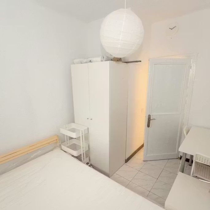 Avenida de Oporto, Madrid, Community of Madrid 28019 - Photo 1