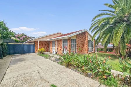 17 Sulman Place, Doonside. - Photo 2