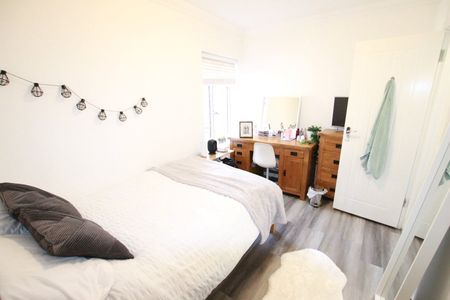 8 Bed Terraced House, Shinfield Road, RG2 - Photo 4
