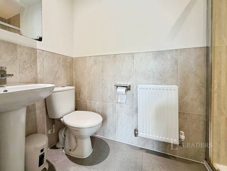 4 bedroom house to rent Celeste Close, Nottingham, NG8 - Photo 2