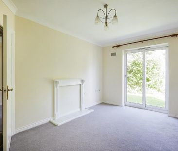 1 bedroom retirement property to rent - Photo 2