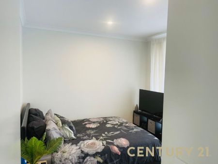 Spacious Living in a Sought-After Pocket - Photo 4