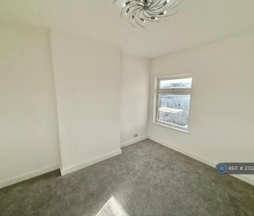 3 bedroom end of terrace house to rent - Photo 6