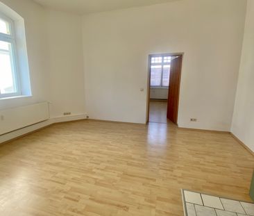 Helle 2-Zimmer-Wohnung mit EBK nähe Bahnhof - Foto 1