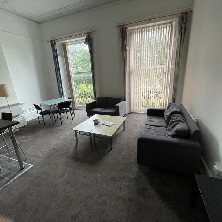 3 bedroom flat to rent - Photo 1