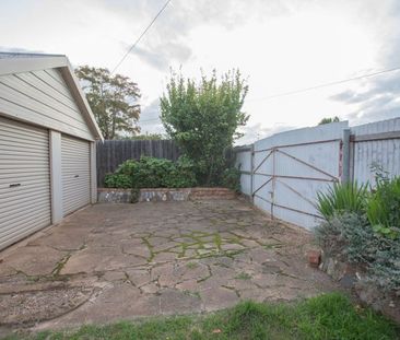 PERFECT LOCATION 2 BEDROOMS & STUDY - Photo 2