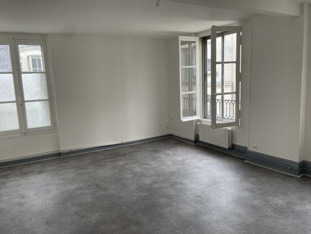 Location Appartement 4 pièces 83m² CHATELLERAULT 86100 - Photo 5