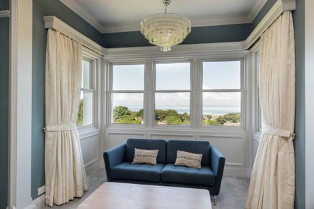 8 bedroom detached house to rent - Photo 2