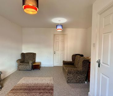 Barrington Close, Taunton - Photo 4