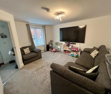 3 bedroom semi-detached house to rent - Photo 5