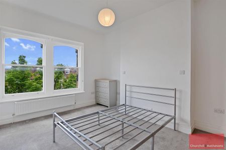 4 bedroom flat to rent - Photo 3